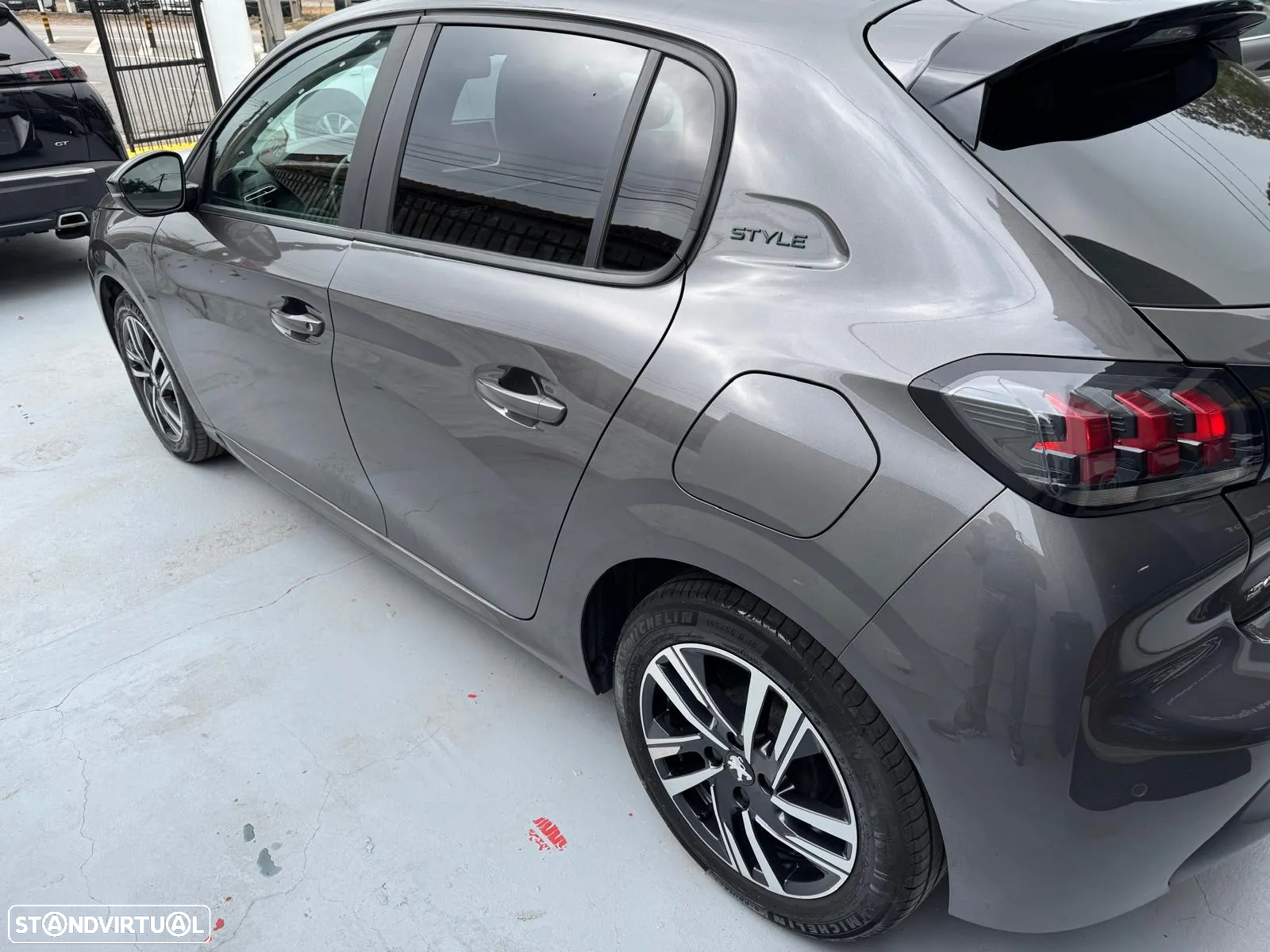 Peugeot 208 PureTech 100 Style - 14