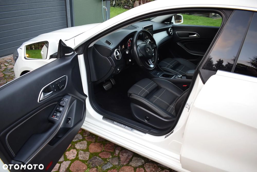 Mercedes-Benz CLA Shooting Brake 250 7G-DCT - 20
