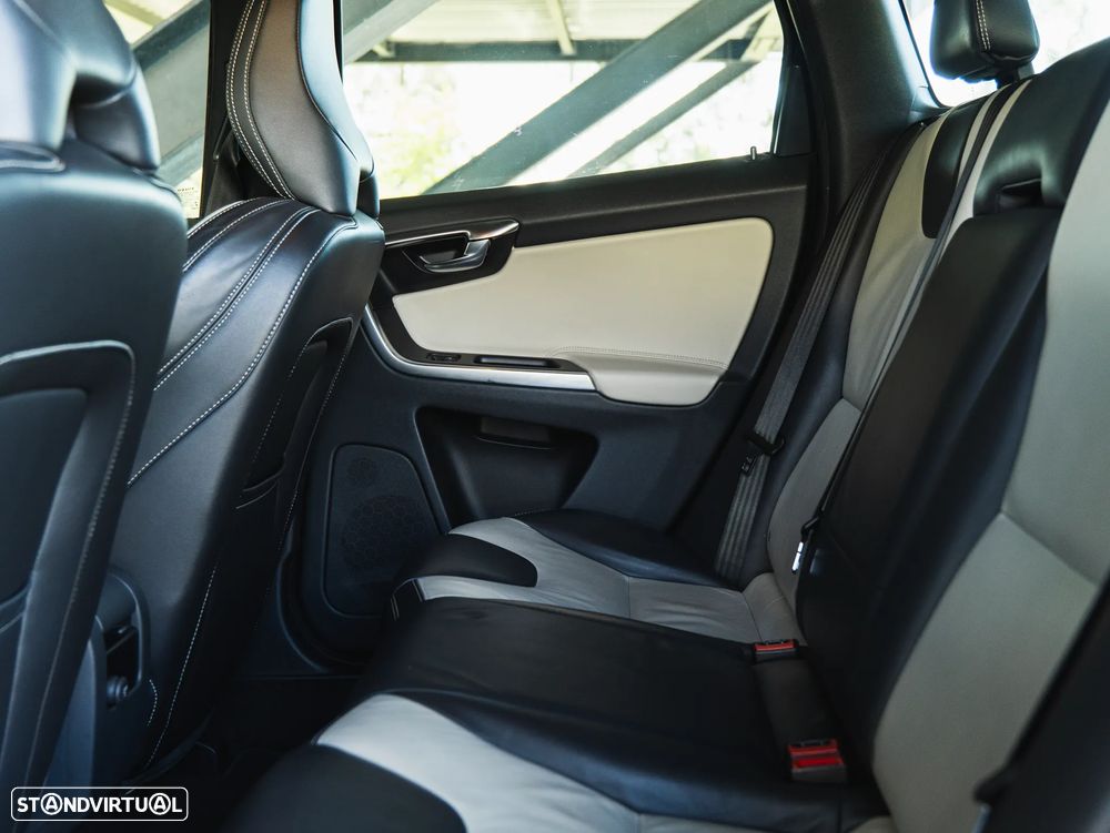 Volvo XC 60 D4 Geartronic Summum - 26