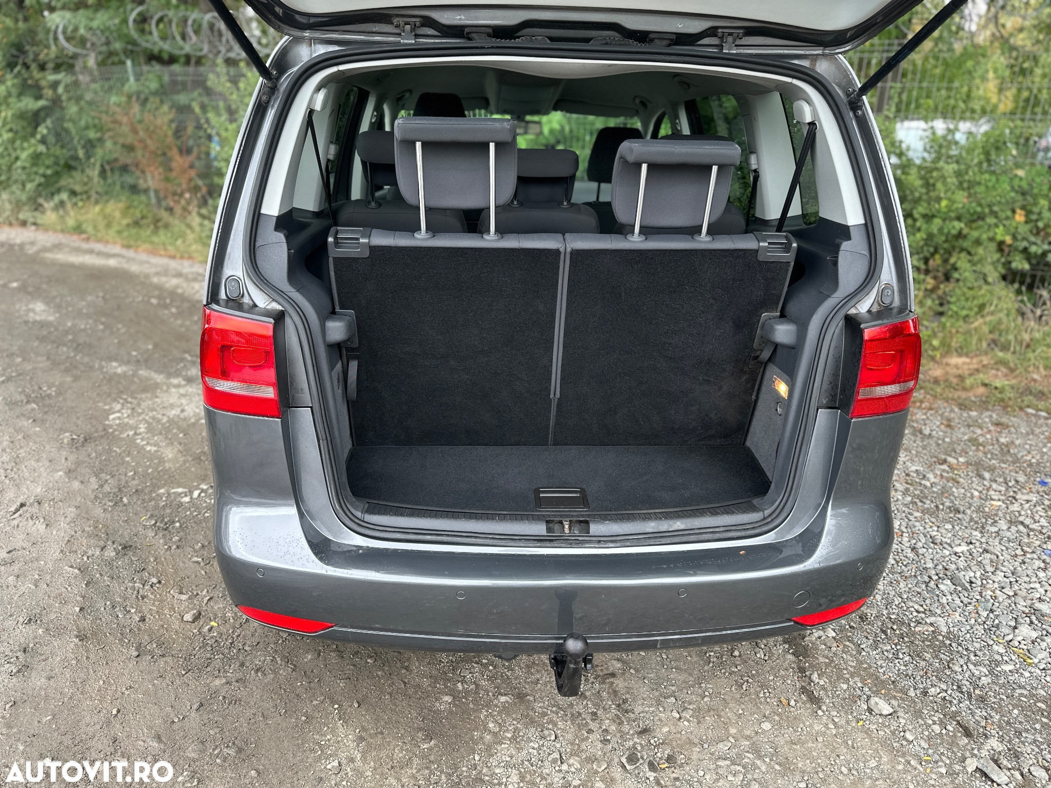 Volkswagen Touran 2.0 TDI DPF BlueMotion Technology DSG Comfortline - 14