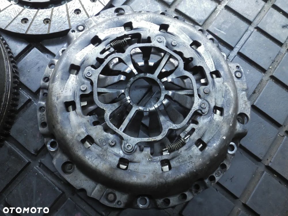 VW PASSAT B5 2.0TDI LIFT SPRZĘGŁO DWUMASOWE KOŁO SKRZYNIA 6 BIEGOWA - 2