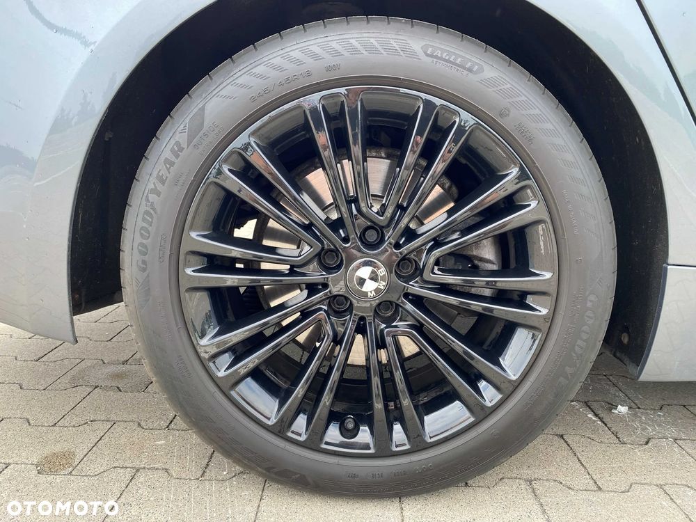 BMW Seria 5 520d Sport Line - 16