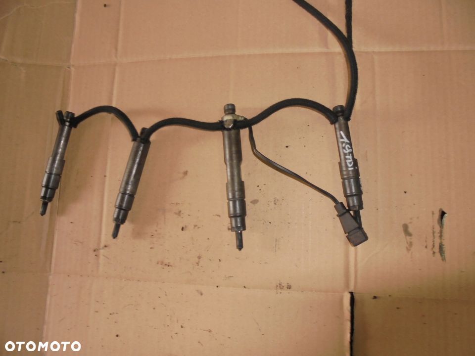 WTRYSKI WTRYSKIWACZE PASSAT B5 1.9 TDI 028130201S - 1