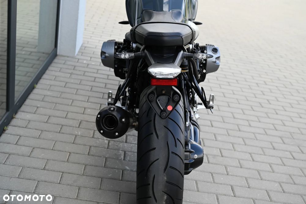 BMW R - 8