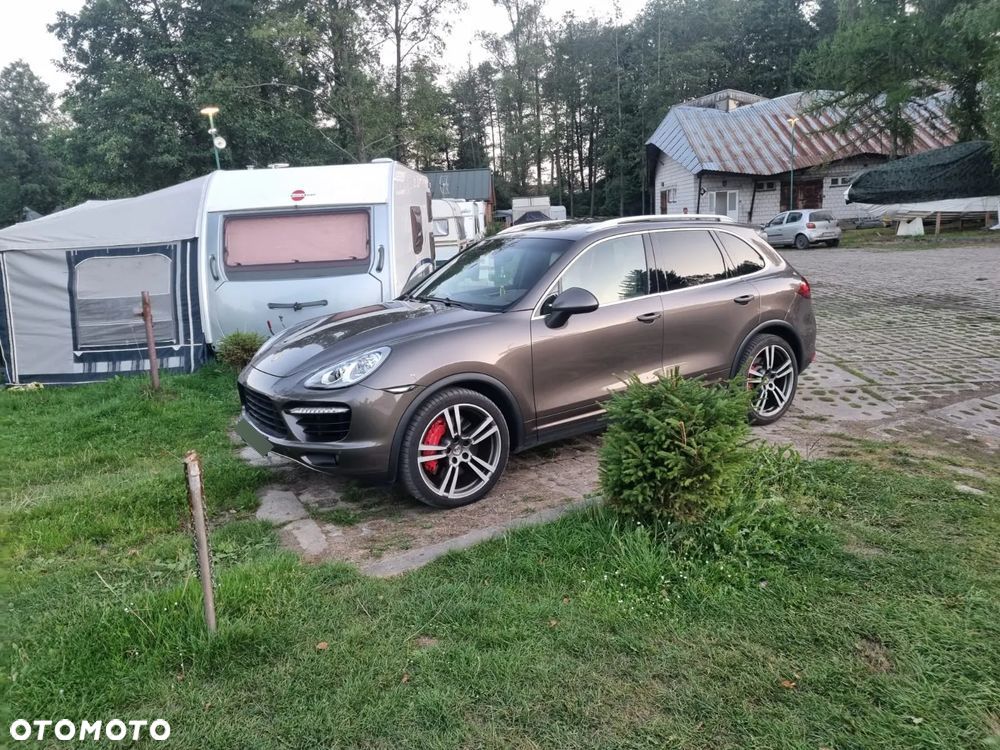 Porsche Cayenne - 1