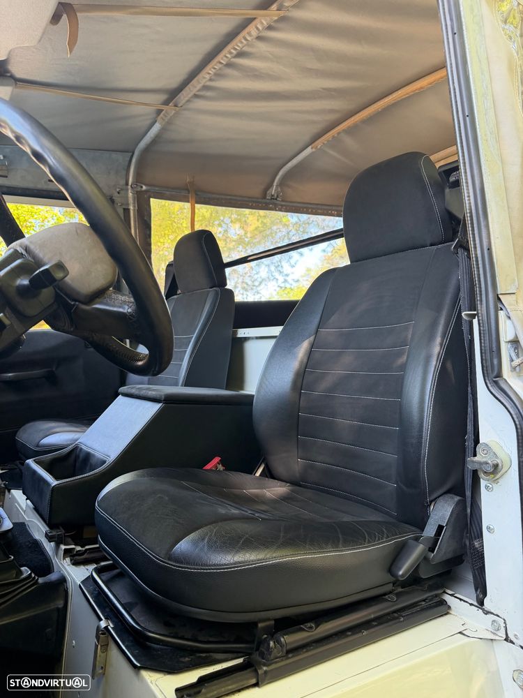 Land Rover Defender 90 2.5 Td5 Soft Top - 9