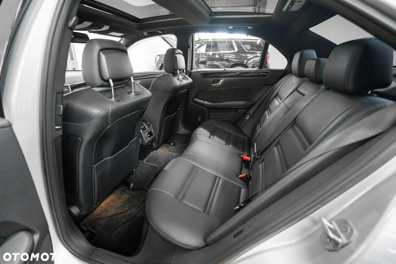 Mercedes-Benz Klasa E 63 AMG AMG Speedshift 7G-MCT - 25
