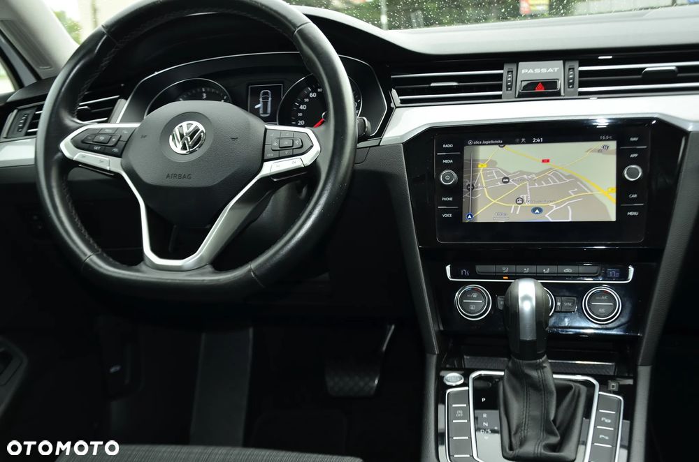 Volkswagen Passat - 22