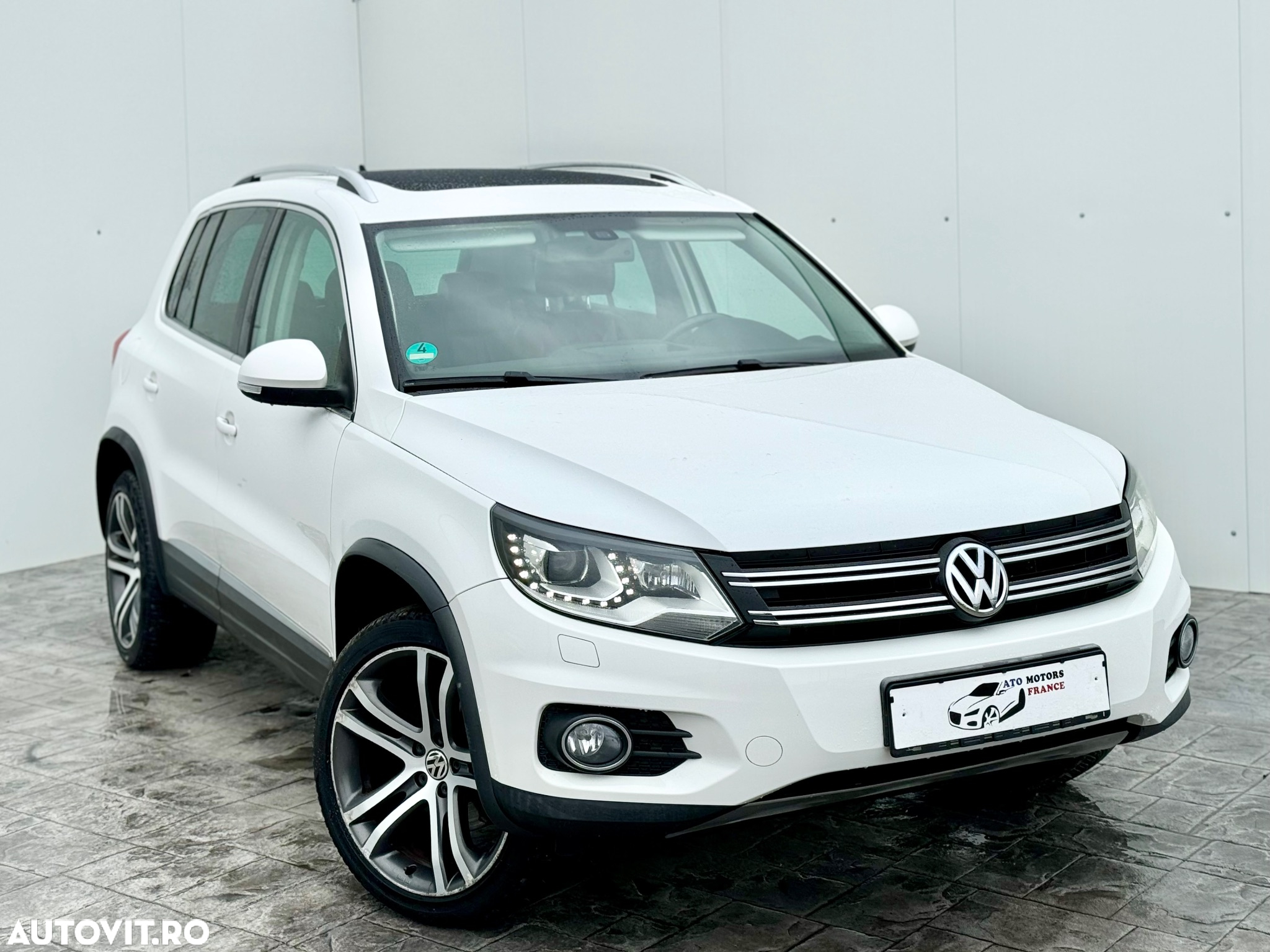 Volkswagen Tiguan 2.0 TDI 4Motion Track & Field - 2