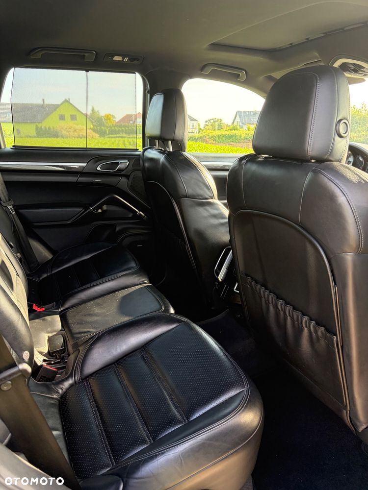 Porsche Cayenne S - 16