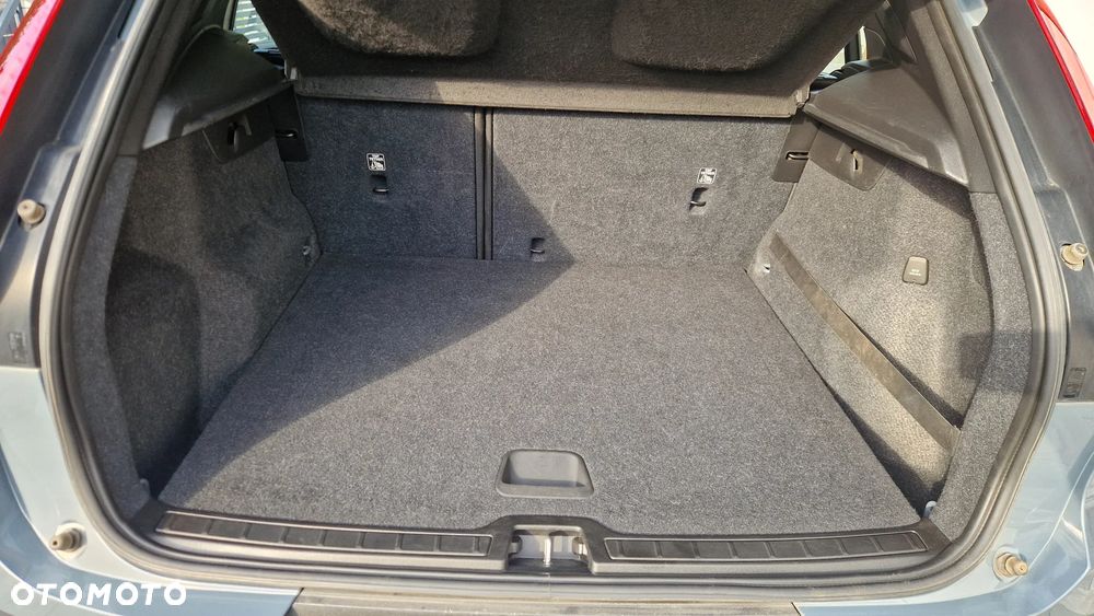 Volvo XC 40 T3 Momentum - 30