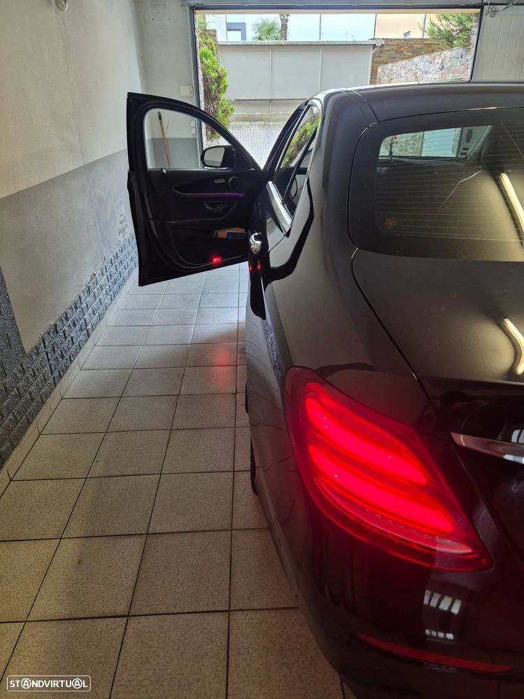 Mercedes-Benz E 220 d AMG designo - 10