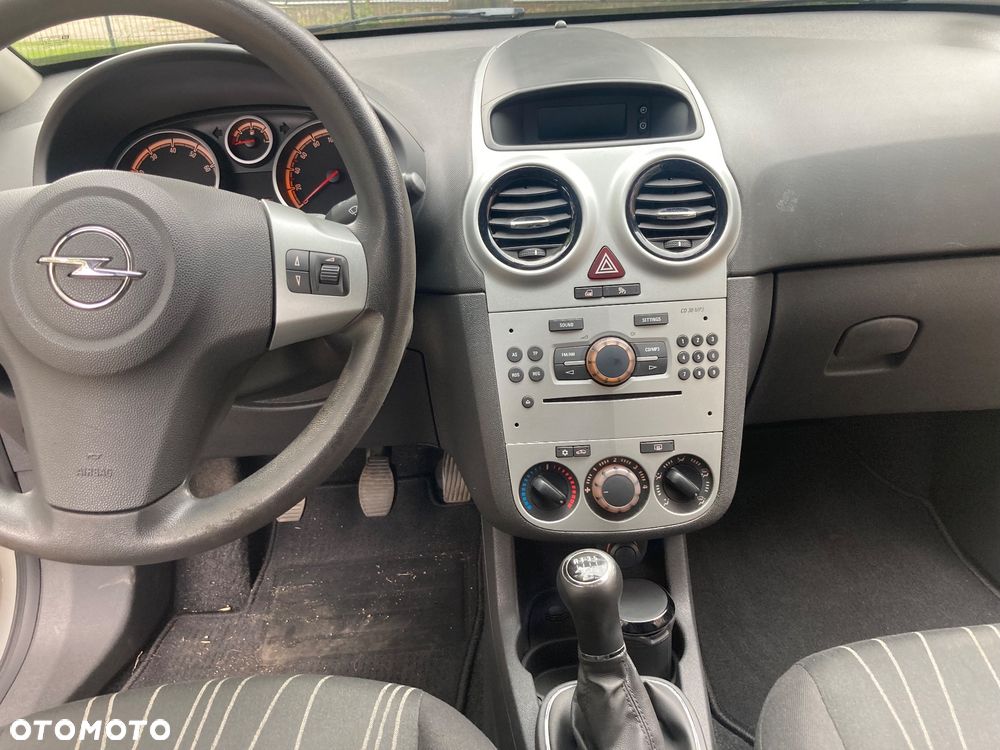 Opel Corsa 1.2 16V Enjoy - 4