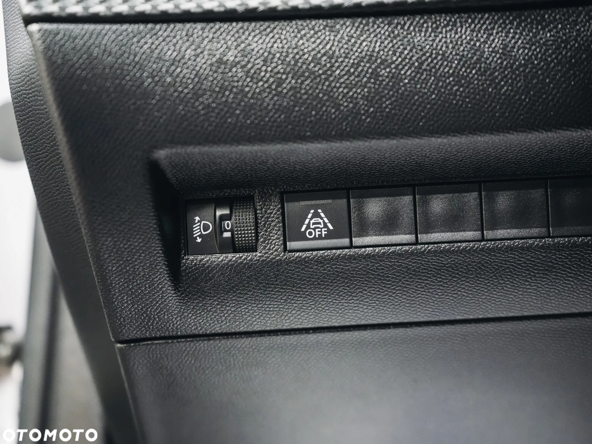 Peugeot 2008 1.5 BlueHDi Allure S&S EAT8 - 20