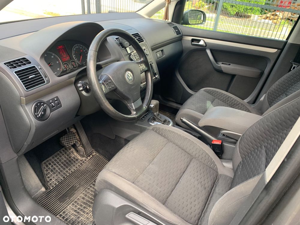 Volkswagen Touran 1.9 TDI DSG Trendline - 19
