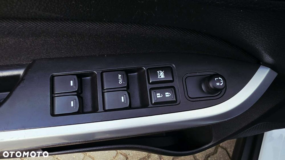 Suzuki Vitara - 16