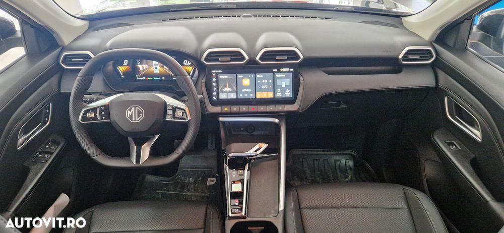 MG ZS HEV 1.5 GSI AT Exclusive - 12