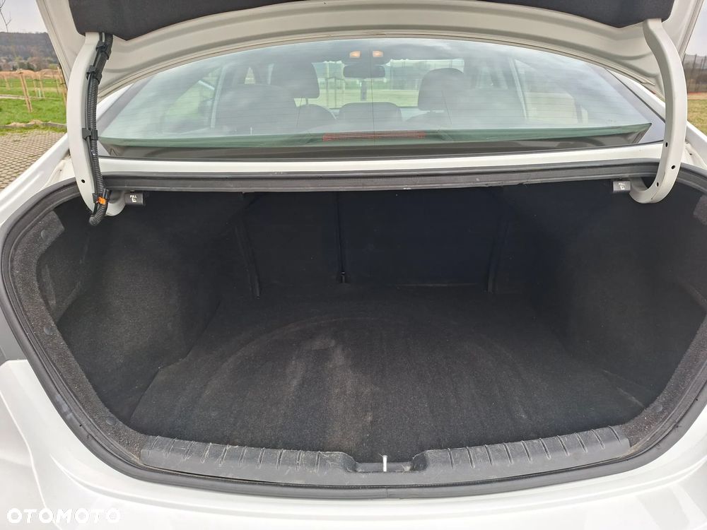 Hyundai Elantra 1.6 Comfort - 5