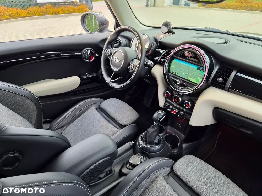 MINI Cooper Seven Chili - 14