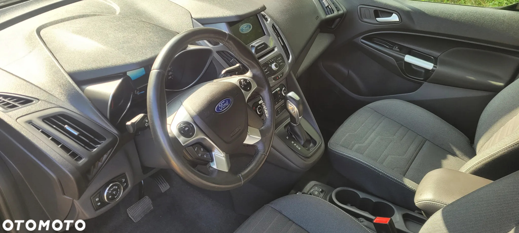 Ford Tourneo Connect Grand - 16