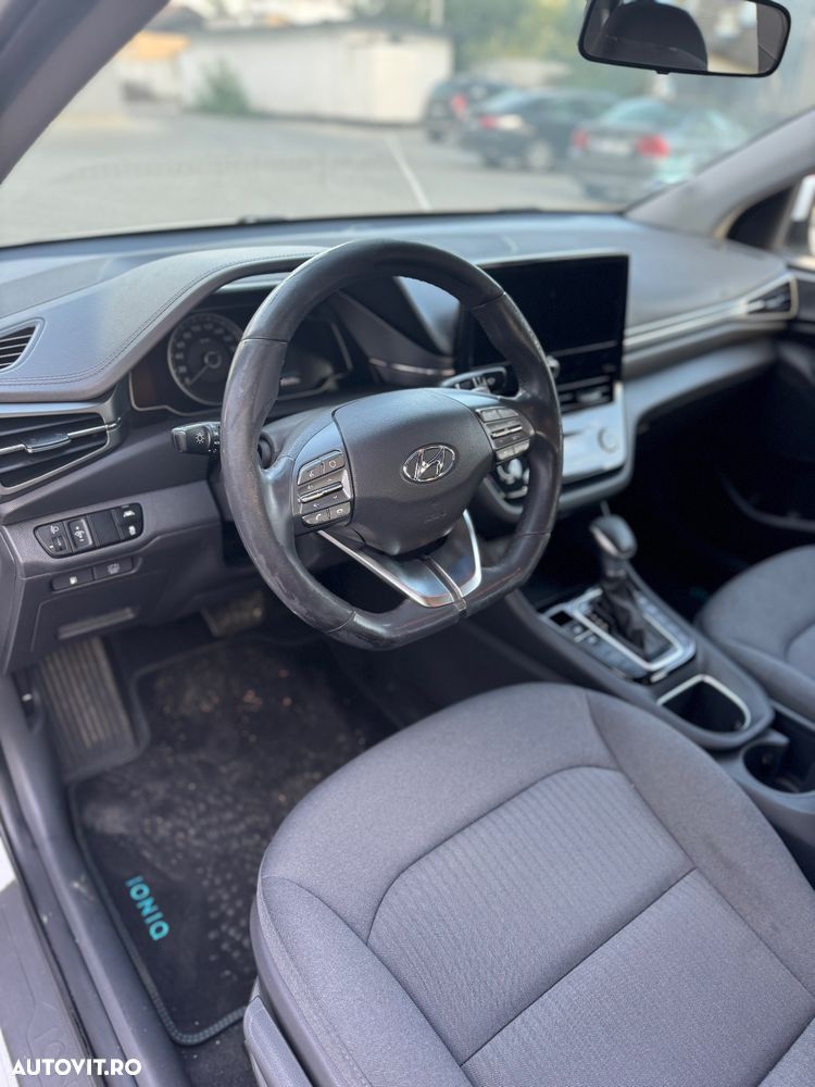 Hyundai IONIQ - 14