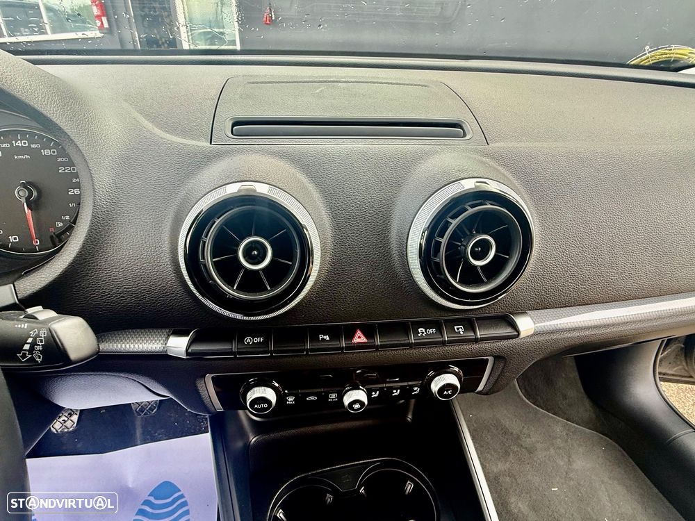 Audi A3 Sportback 1.6 TDI Attraction - 17