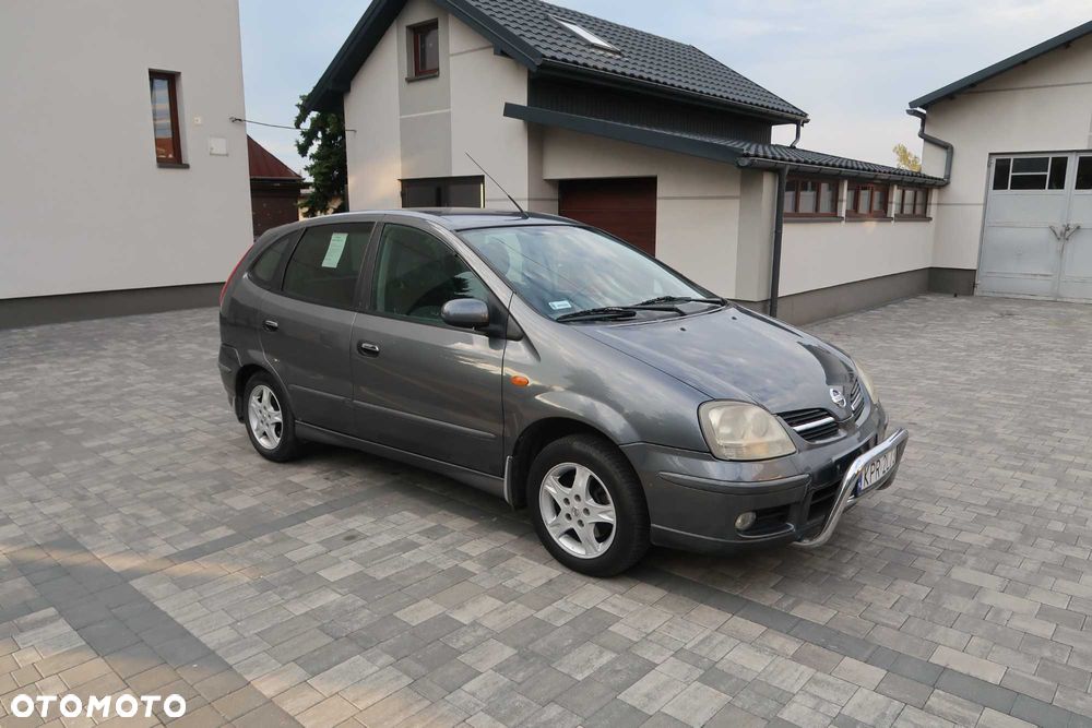 Nissan Almera Tino - 8