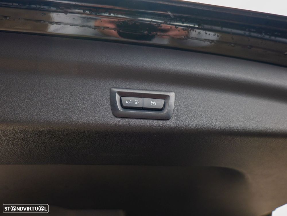 BMW iX1 xDrive30 - 10