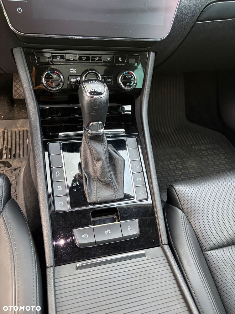 Skoda Superb 2.0 TDI SCR 4x4 L&K DSG - 16