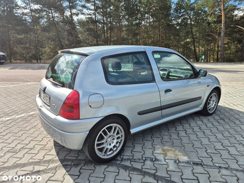 Renault Clio - 1