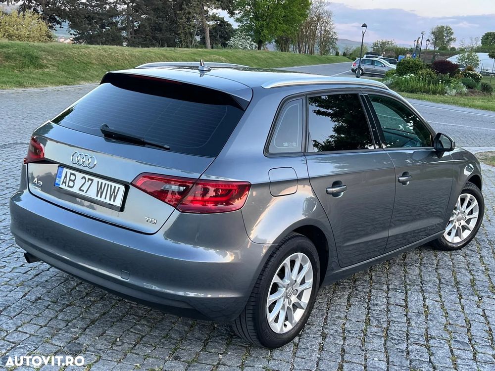 Audi A3 Sportback 1.6 TDI ultra Attraction - 4
