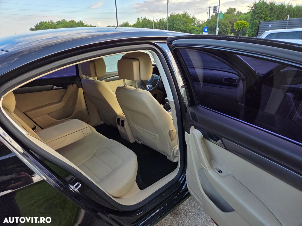 Volkswagen Passat 1.6 TDI BlueMotion Technology Comfortline - 12
