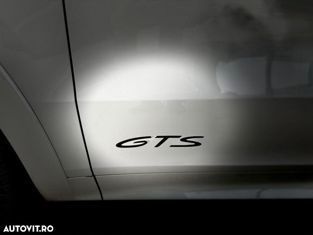 Porsche Cayenne Coupe GTS Tiptronic S - 33