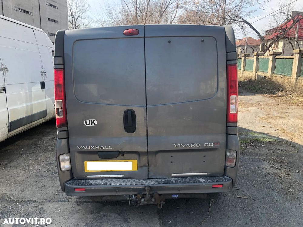 Dezmembrez Opel Vivaro CDTI gri - 2