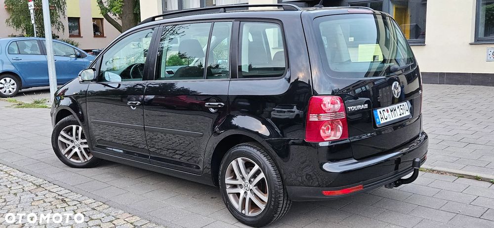 Volkswagen Touran 1.9 TDI DPF Conceptline - 24