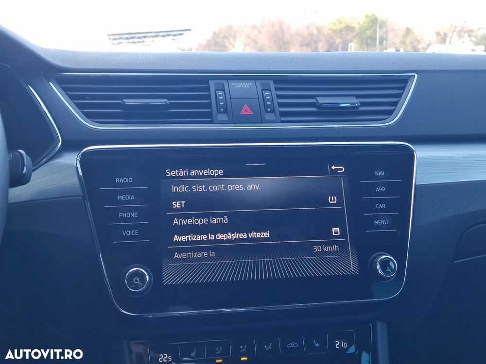 Skoda Superb 2.0 TDI DSG Ambition - 26