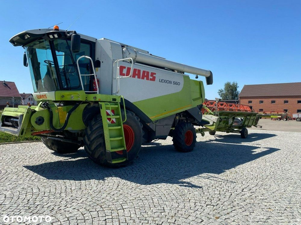 Claas kombajn CLAAS LEXION 560 + heder v750