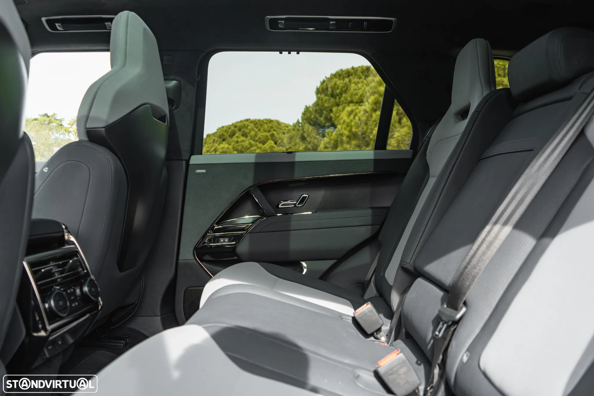 Land Rover Range Rover Sport 4.4 P635 SV Edition One (Carbon) - 45