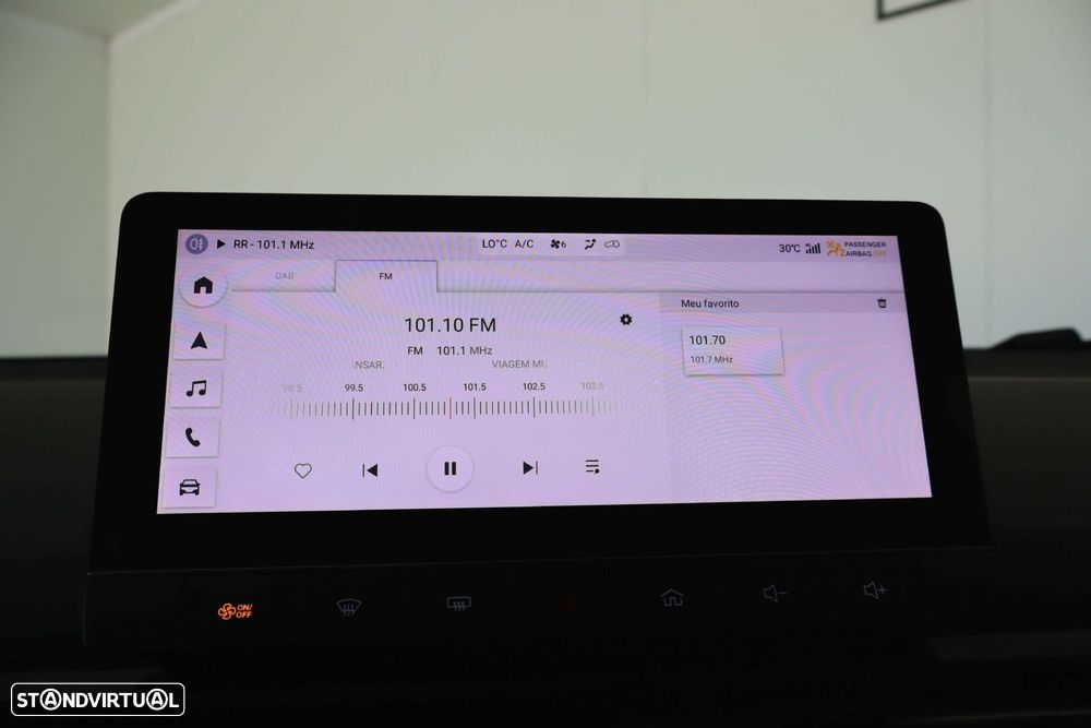 MG MG4 64 kWh Luxury - 38