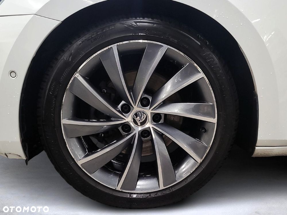 Skoda Superb 2.0 TDI 4x4 L&K DSG - 32