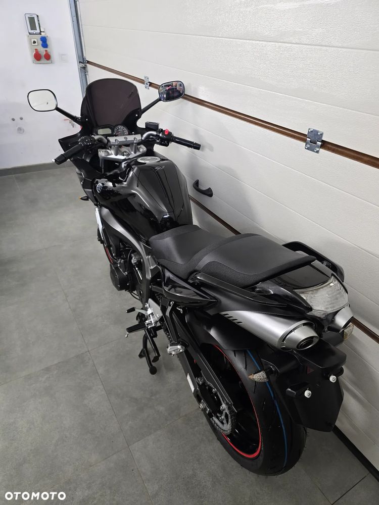Yamaha FZ6 - 21