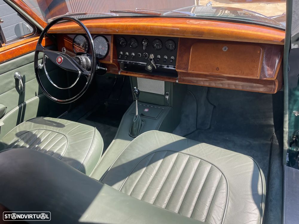 Jaguar MK II - 13