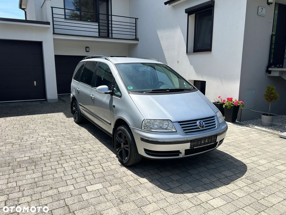 Volkswagen Sharan 1.9 TDI Exclusive Edition - 2