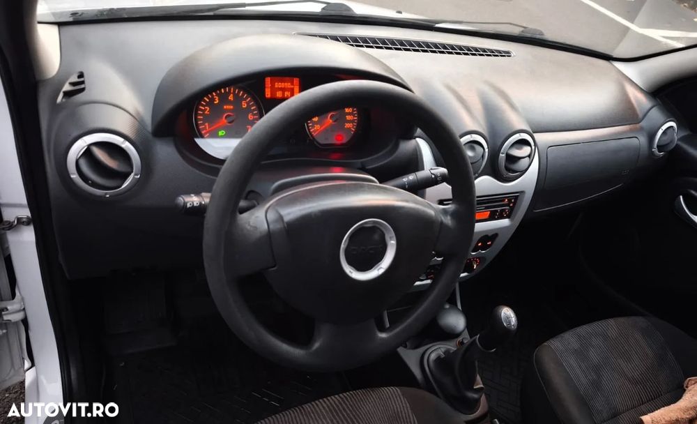 Dacia Logan MCV 1.6 16V Laureate - 8