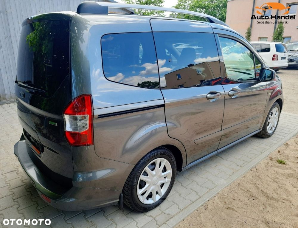 Ford Tourneo Courier - 11