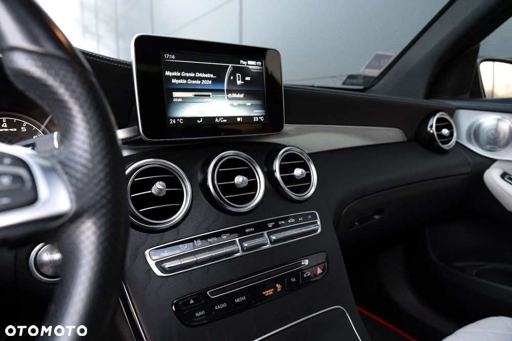 Mercedes-Benz GLC - 22