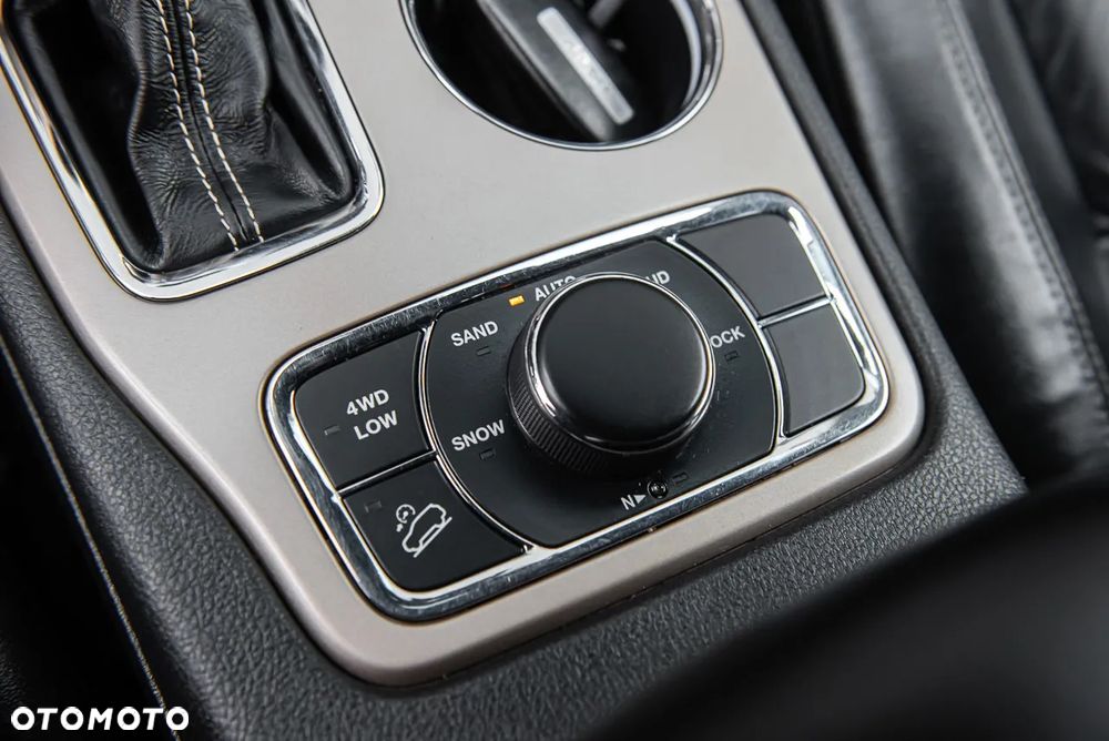 Jeep Grand Cherokee - 31