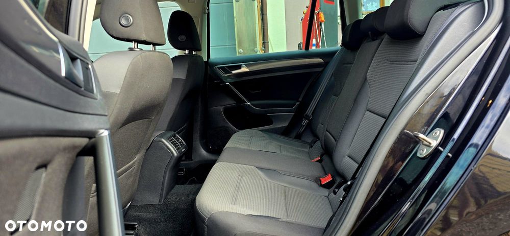 Volkswagen Golf - 12