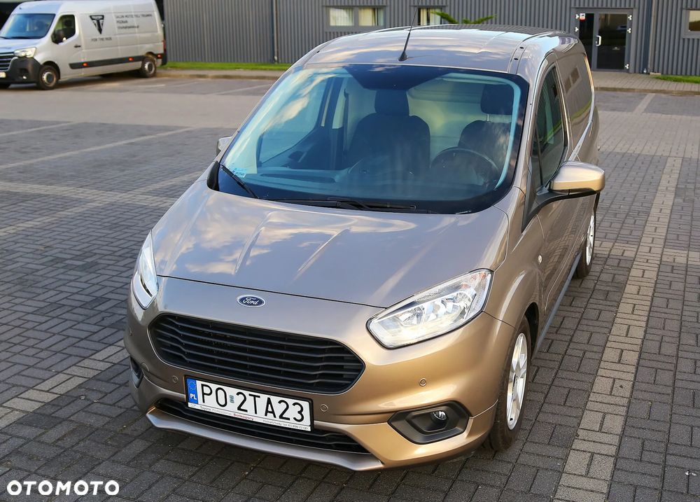 Ford Transit Courier - 16
