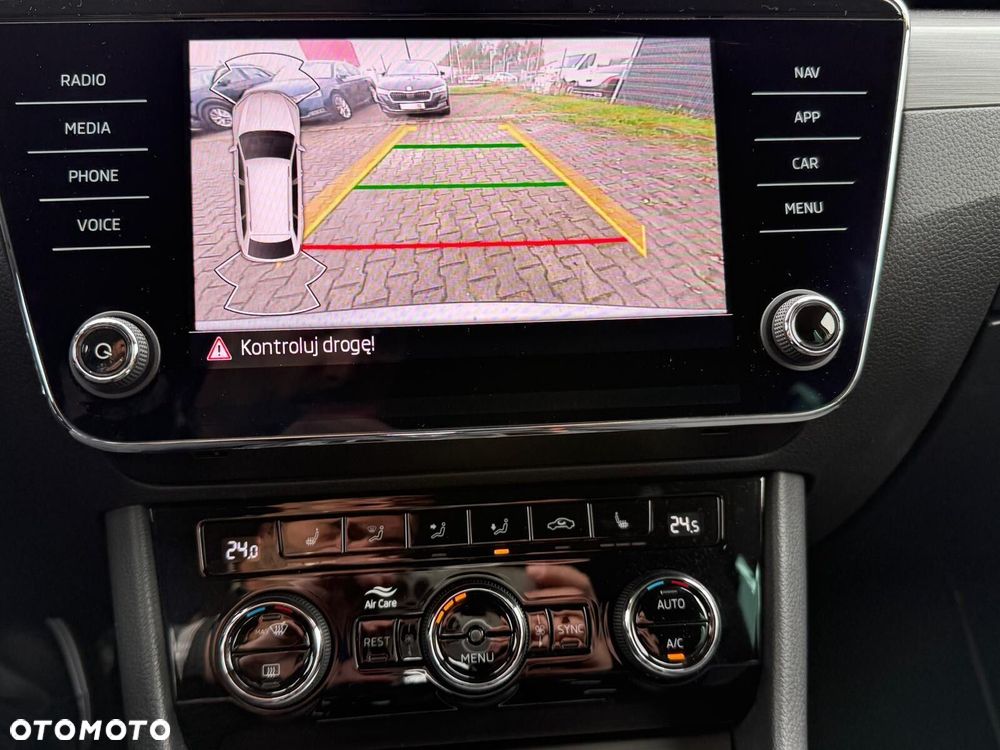 Skoda Superb 2.0 TDI SCR Style DSG - 24